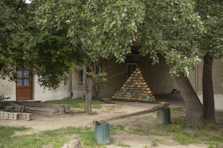 HALTEN by Mirjam Mercedes Salzer