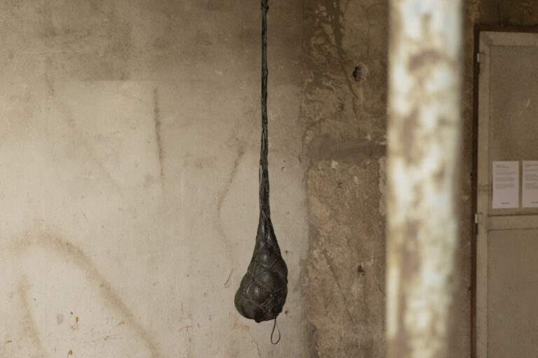 CLUB DER TOTEN KÖNIGIN by Veronika Harb